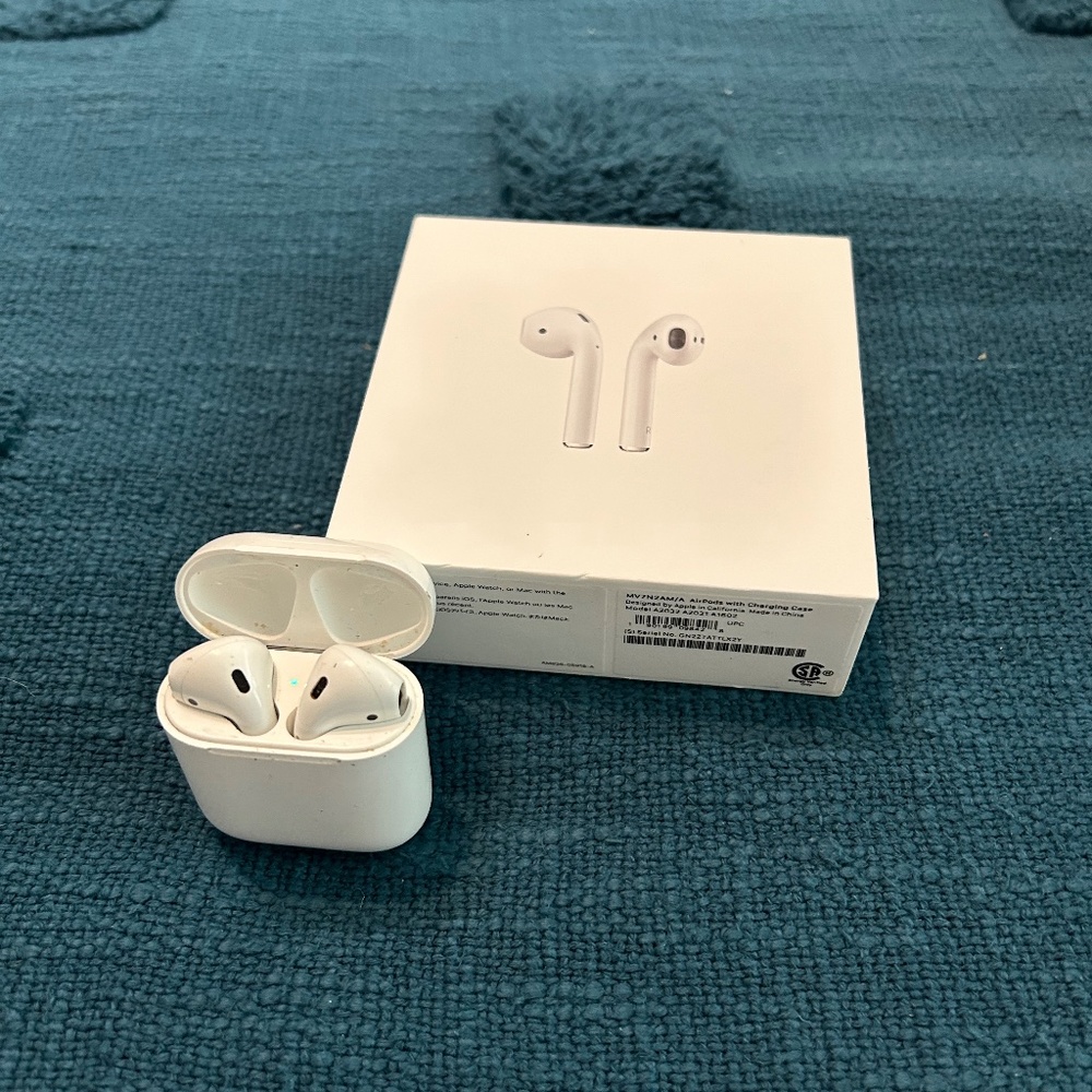 AirPods